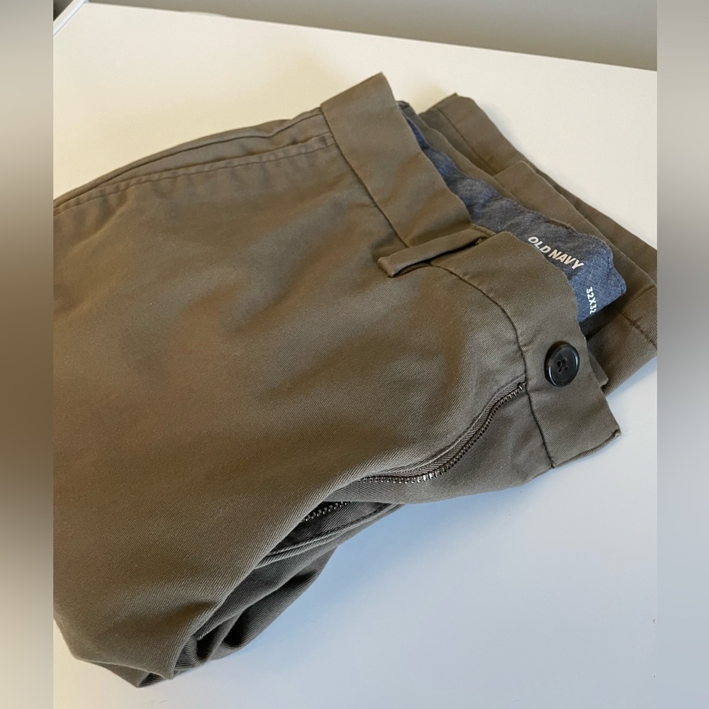 Old Navy 32x32 Men’s Straight Ultimate Built In Flex Chino Pants